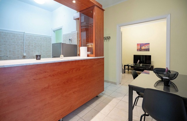 Neos kosmos 1 bedrm semi-basement flat by MPS