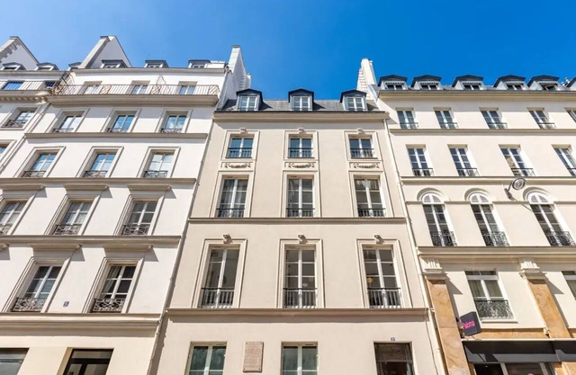 Nestled along the picturesque banks of La Seine