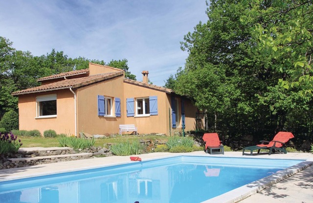 Nestled in a 7,000 m² green oasis with shrubs, chestnut trees, wild flowers, roses and irises, this