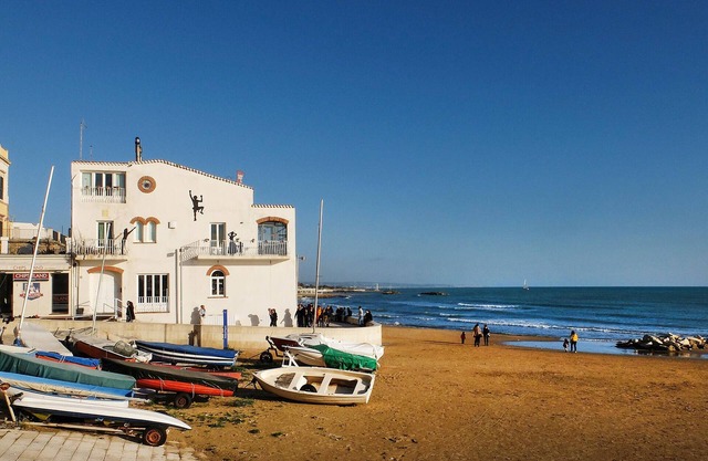 Nestled in the characteristic landscape around Modica awaits you this beautiful vacation home.