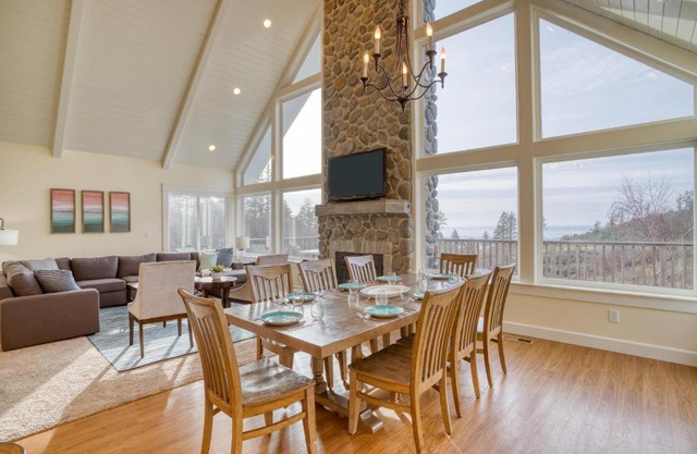Netarts Coastal Retreat - Meredith Lodging