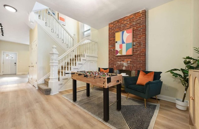 Netflix+FREE Parking+Games+BBQ Near Bakery Square