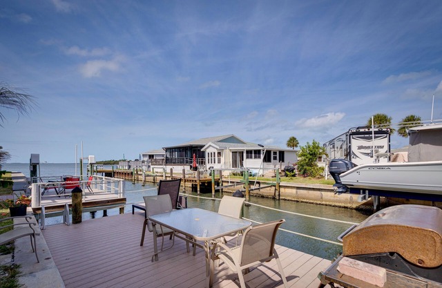 Nettles Island, Jensen Beach Home w/Patio & Grill