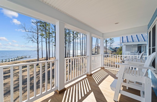 Neuse Village #5 - Quaint, tranquil cottage with pool & amazing views