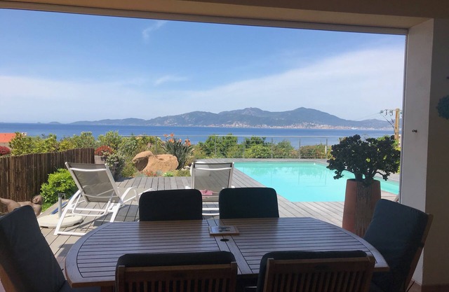 New 120m2 villa in a quiet residential villa with view of the Ajaccio golf