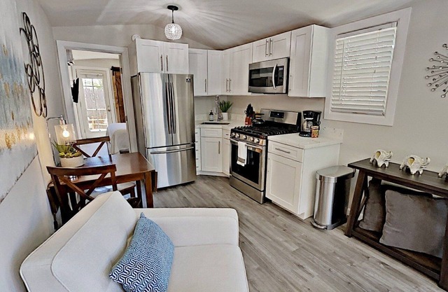 New 1Bd Steps to Broadway! Near Downtown, Zoo, Coronado, Jacuzzi & BBQ Area with Fire Pit!