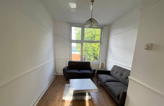 NEW! 2-Bed in Barnet