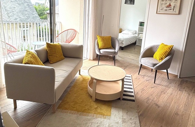 New 2-bedroom apartment 250 m from the beach, in the heart of Jullouville