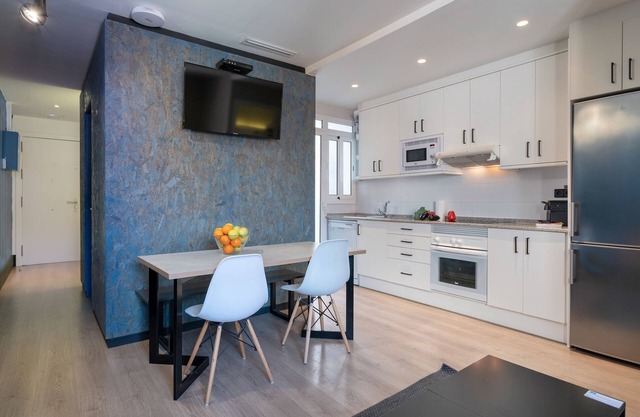 New 2 Bedroom near Sagrada Familia