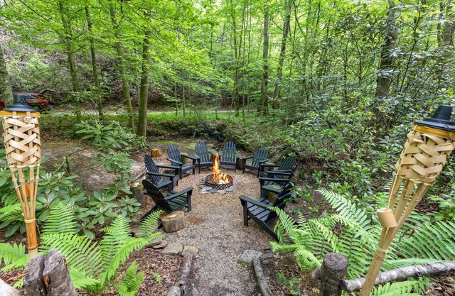 NEW! 30 Acre Secluded Glamping Experience - Private Hiking & Climbing Retreat in Red River Gorge, KY