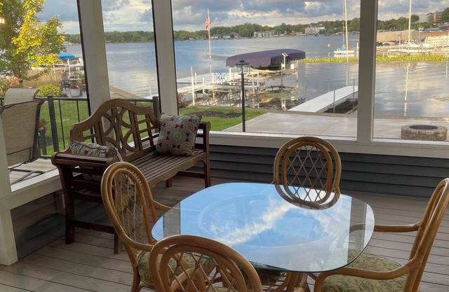 New 4-bedroom house on Lake Wawasee with a stunning, screened in porch!