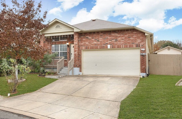 NEW | 5★ Location and GATED | Clean and Luxurious