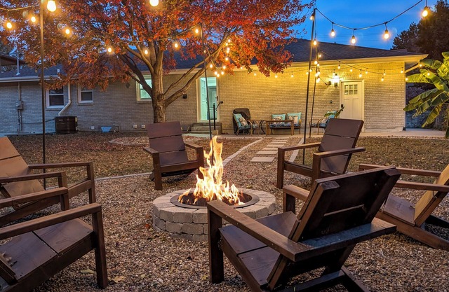 New! 5mins to DT, 10 mins to Arrowhead, 2-Units!