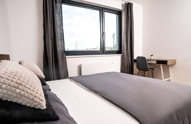 New Apartment for 4 peoples Prague. - Bed Room - Living Room - Garden with BBQ