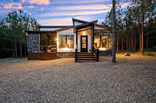New At Ease Honeymoon Cabin Hot Tub Romantic