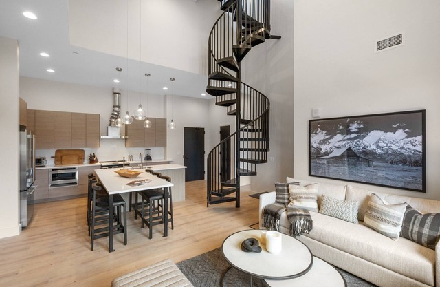 NEW at Town Center The Franklin at Big Sky Unit #I