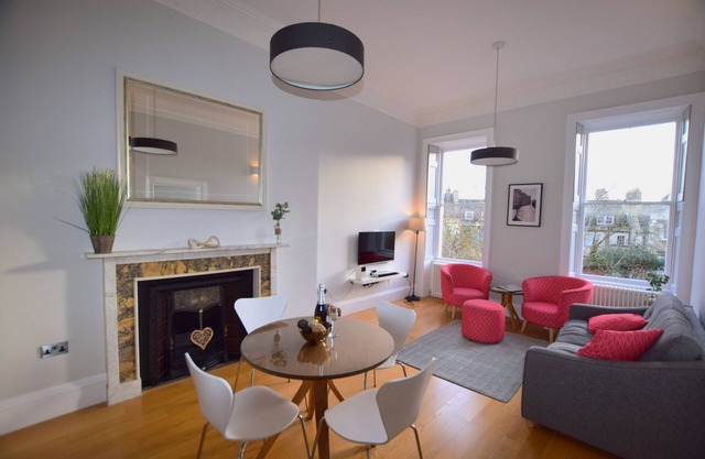 New Brunswick - Recently refurbished, contemporay and stylish two bedroom apartment