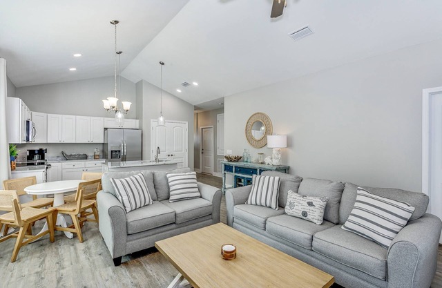New Build w/4 Beach Cruisers | Pet Friendly w/Fenced Yard & Fire Table |Playground |Minutes to Beach
