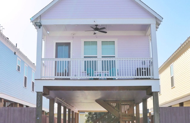 New Built Pastel Paradise - Pink Pelican Perch 2 Bedrooms 2 Baths Sleeps 6
