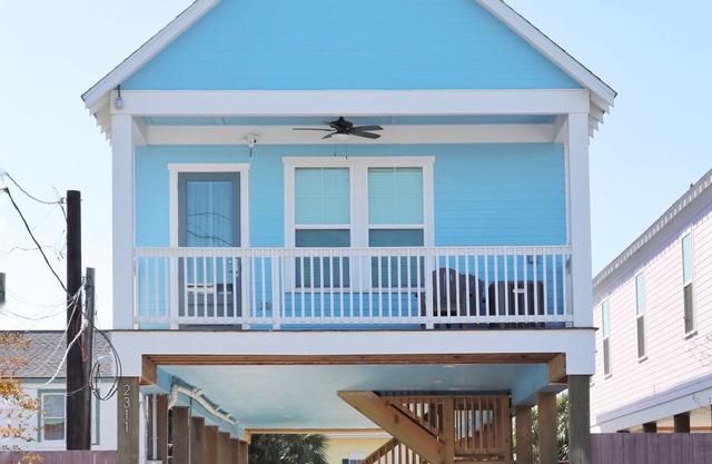 New Built Pastel Paradise - Blue Breeze Haven 2 Bedrooms 2 Baths Sleeps 6