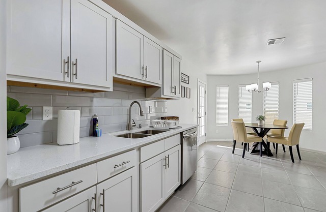 NEW Casa Oakhampton 3 bedroom 1 bathn