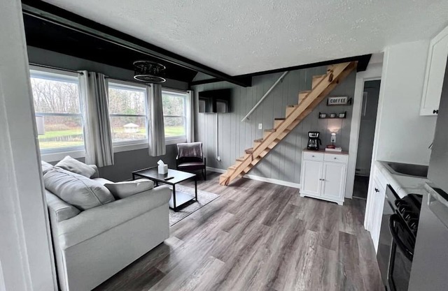*NEW Chalets by the Lake - #5 - Conneaut Lake, PA