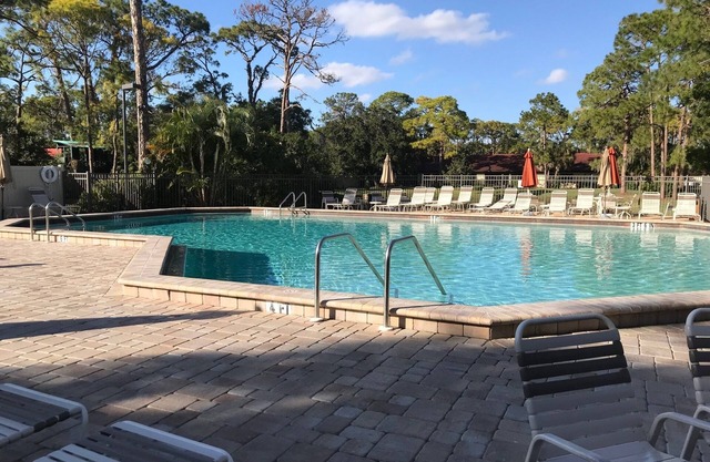 NEW - Cheerful 2 bedroom villa - 13 min. to Siesta Key