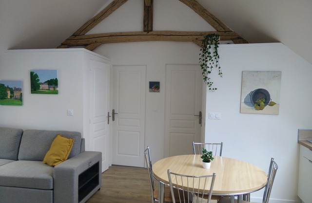 New: Comfortable apartment near Chambord