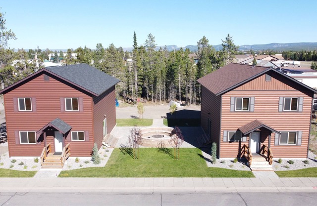 New Construction, 2080 sq. ft. cabin, located 8 blocks to YNP West Entrance