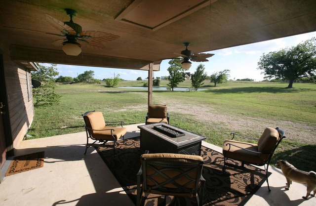 New discounts for weekly stays. Country retreat Fishing Pond on springfed creek,