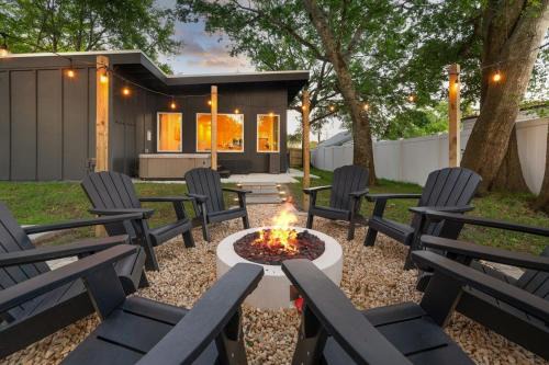 New-Dog Friendly,Hot Tub, Fire-pit, 1 mile to DTWN