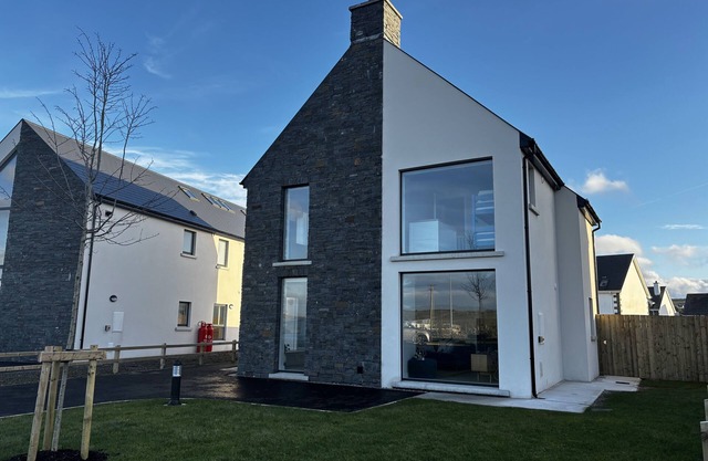 New | Family Haven | Walk to Beach | Large Garden