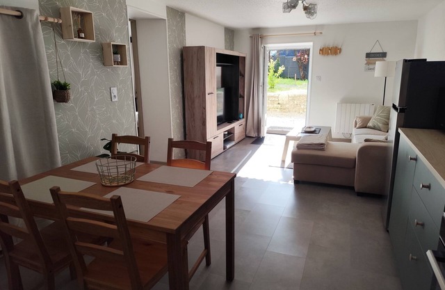 New furnished apartment with terrace and private parking.