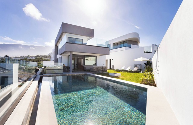 NEW: Gorvorana NORTE – Private Pool, Sea Views, BBQ, 4 Bedrooms.