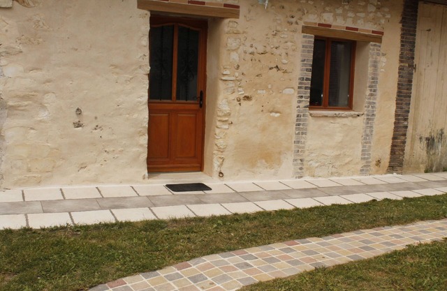 NEW HOLIDAY CONCEPT 3 IN 1 IN BURGUNDY Cottage, West Indian caterer, activi