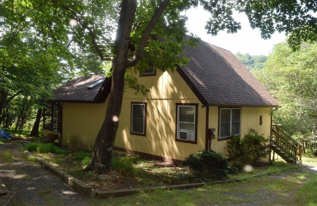 New HVAC for ALL SEASON Rental - Almost Heaven Red Bud Haven - Plug Into Nature