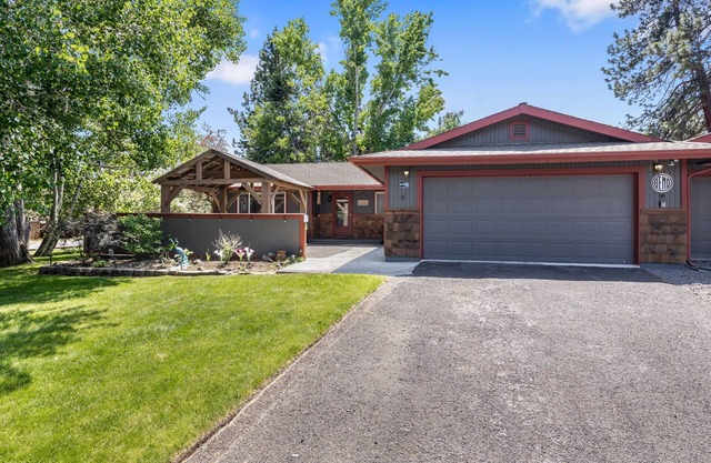 New Listing! Bend Home ~ Dog Friendly ~ Fenced Yard ~ Hot Tub!