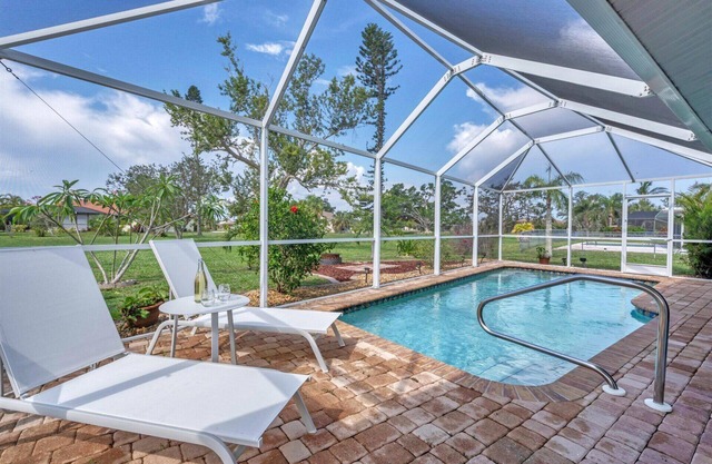 New Listing! Charlotte Harbor Area Resort, 120mi to Disney & 134mi to Universal - GRH755074