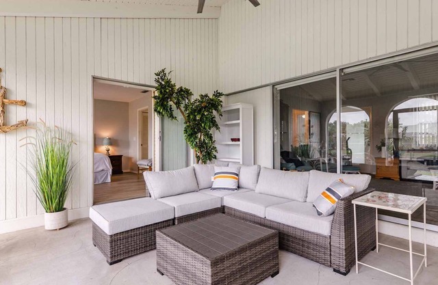 New Listing! Charlotte Harbor Area Resort, 120mi to Disney & 134mi to Universal - GRH572444