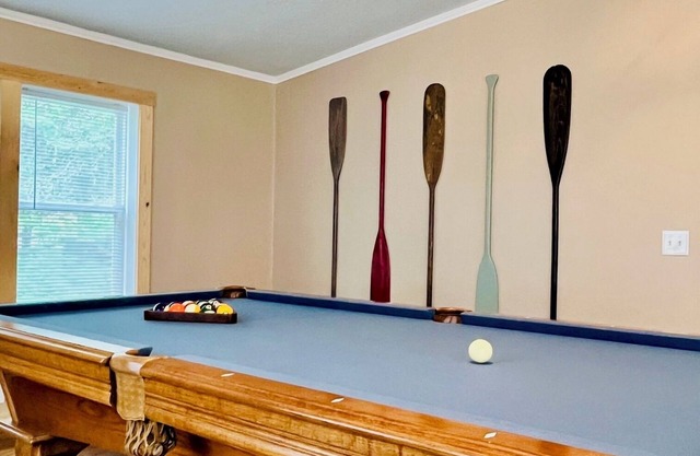 NEW LISTING! Jack The Horse Lake Cabin -Pool Table-Wifi-Tub-Deck-Rest&Relax
