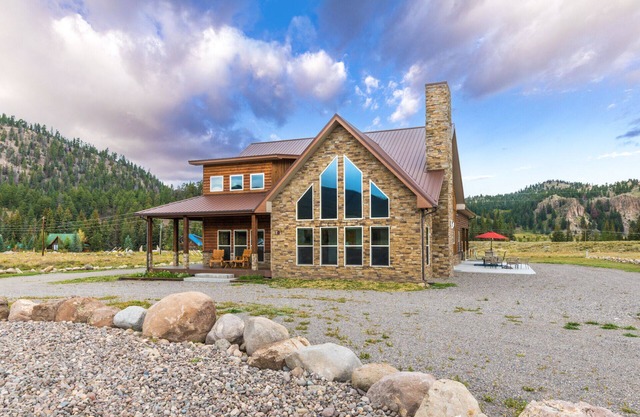 New Listing! Newly Constructed Mtn Cabin, EV Charger, Hot Tub, Garage