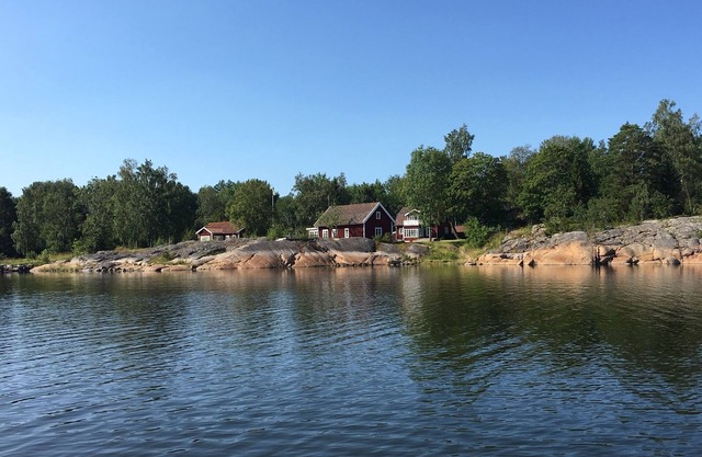 New Listing Spectacular waterside stay, 2 houses,10 beds,suitable for 2 families