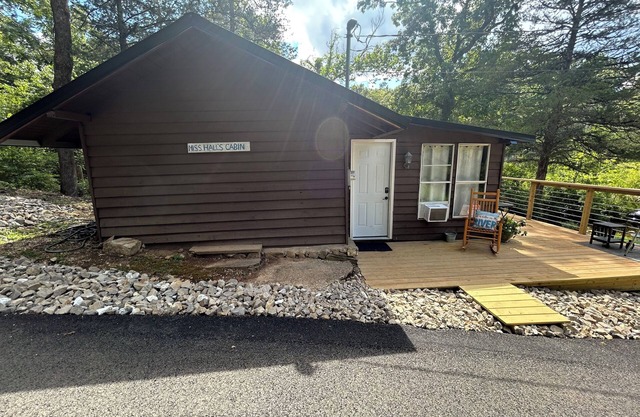 NEW LISTING:Spring River:Creek Cabin, Private Footage on South Fork Spring River
