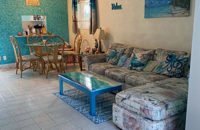 New Lower Rates! Beautiful, Tropical 2 BR/2 Full Bath, Port Lucaya, Freeport