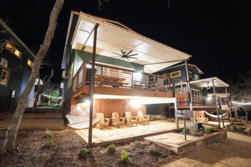 New Lux Cabin Hot Tub FirePit Games