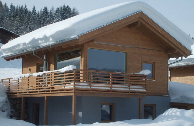 New Luxury Chalet with panoramic view directly on the ski-slope