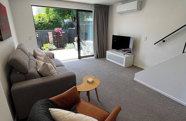 New Merivale townhouse, centrally located by Hagley Park and City.