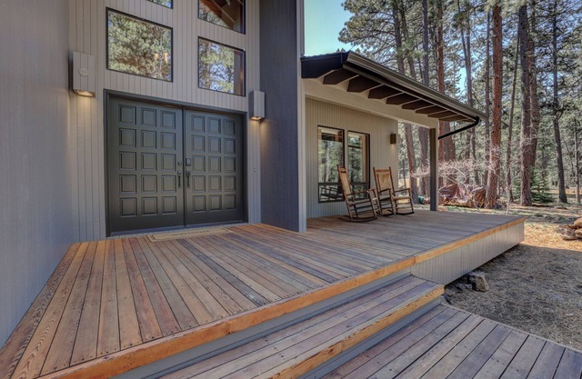 NEW - Modern Black Butte Ranch Getaway - 3BR w/Game Room and Hot Tub