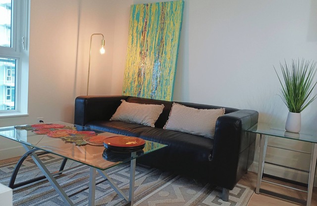 New Modern Condo | SkyTrain & Top Amenities