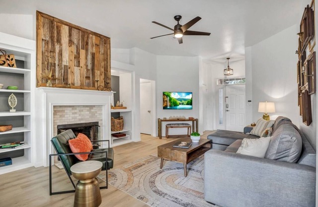 NEW! Modern & Cozy Home w/Firepit